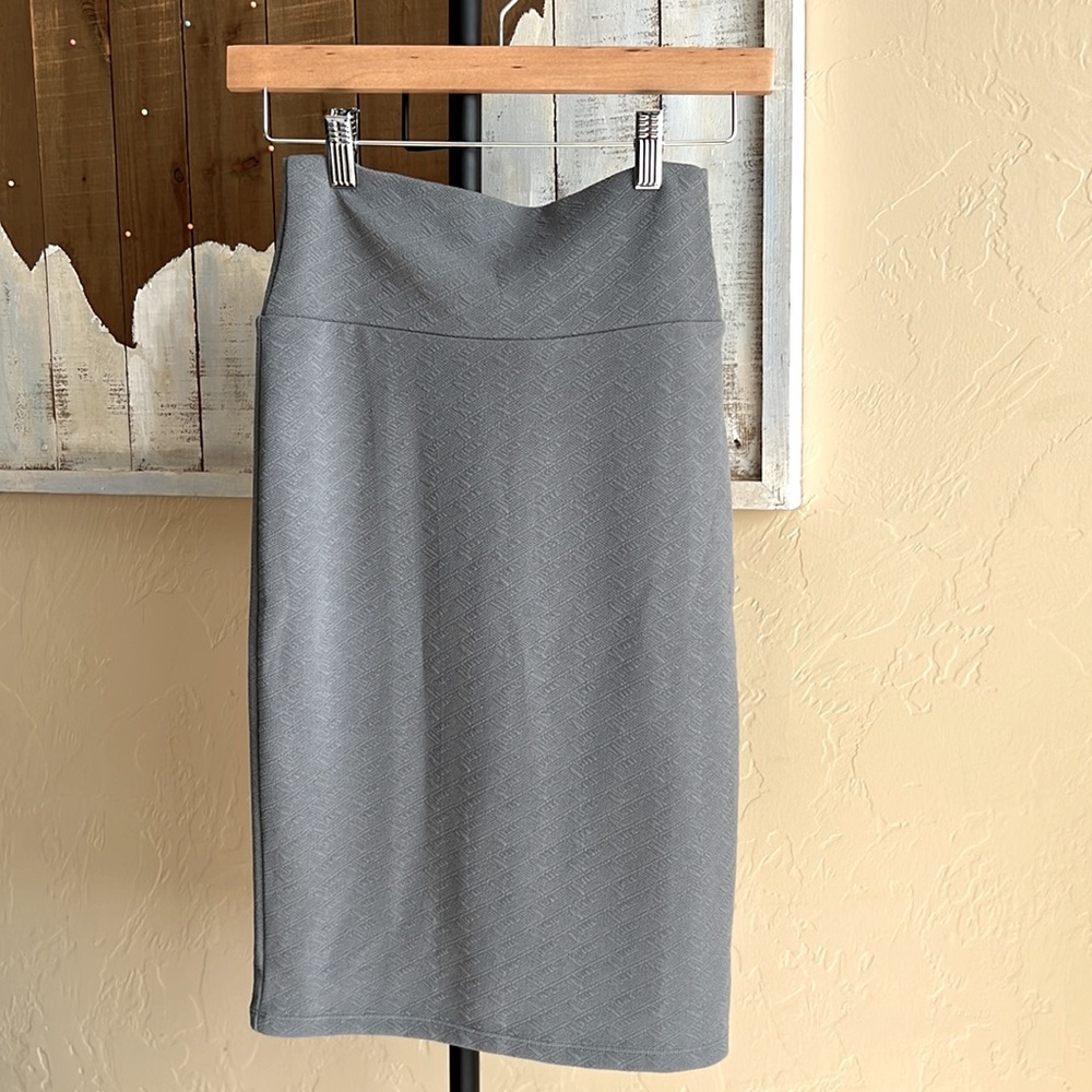 LulaRoe women’s Cassie pencil skirt, textured, color- light olive, Sz XS
